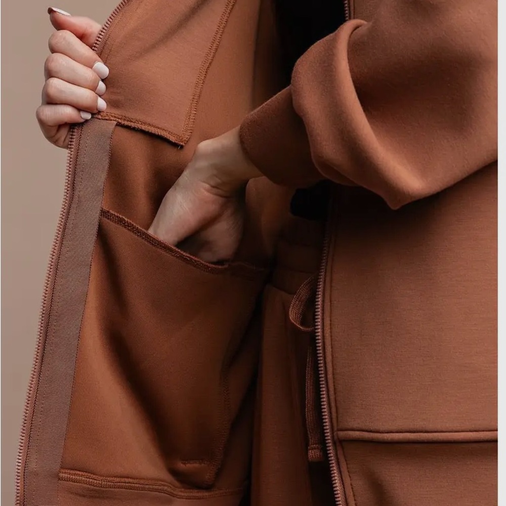Classic Camel Color Full Zip  Jacket with Timeless Appeal - Picture 3 of 5